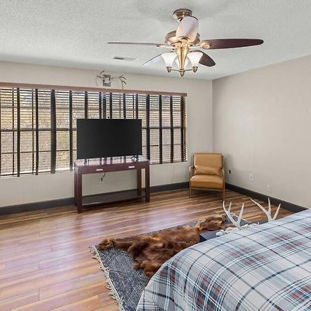 Stonegate Lodge Bear'S Den Kitchen, Pool, Firepit, Wifi ,Smart Tvs Юрика Спрингс Экстерьер фото