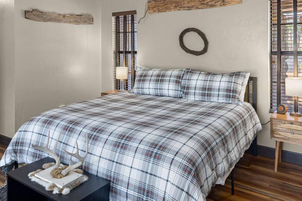 Stonegate Lodge Bear'S Den Kitchen, Pool, Firepit, Wifi ,Smart Tvs Юрика Спрингс Экстерьер фото