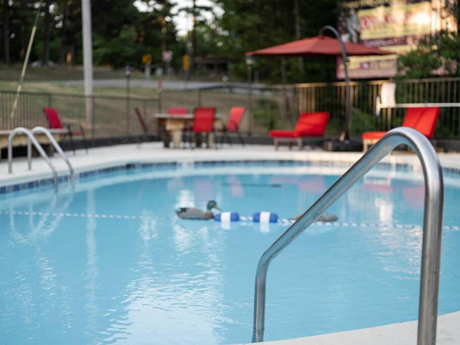 Stonegate Lodge Bear'S Den Kitchen, Pool, Firepit, Wifi ,Smart Tvs Юрика Спрингс Экстерьер фото