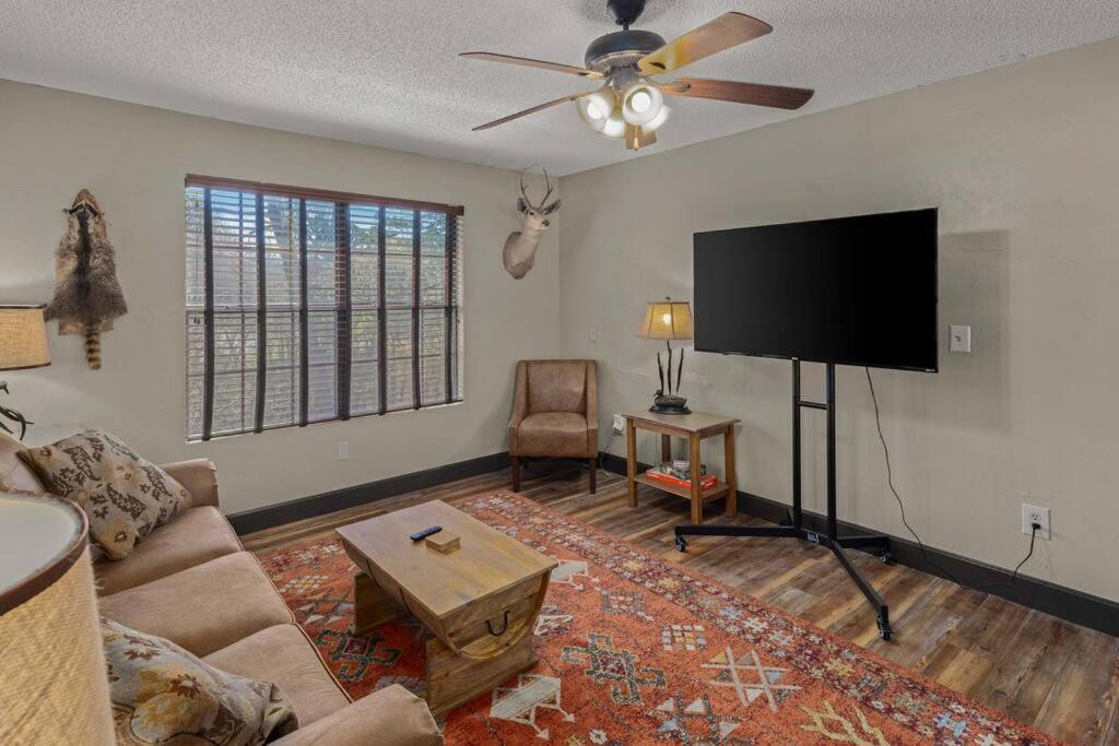 Stonegate Lodge Bear'S Den Kitchen, Pool, Firepit, Wifi ,Smart Tvs Юрика Спрингс Экстерьер фото