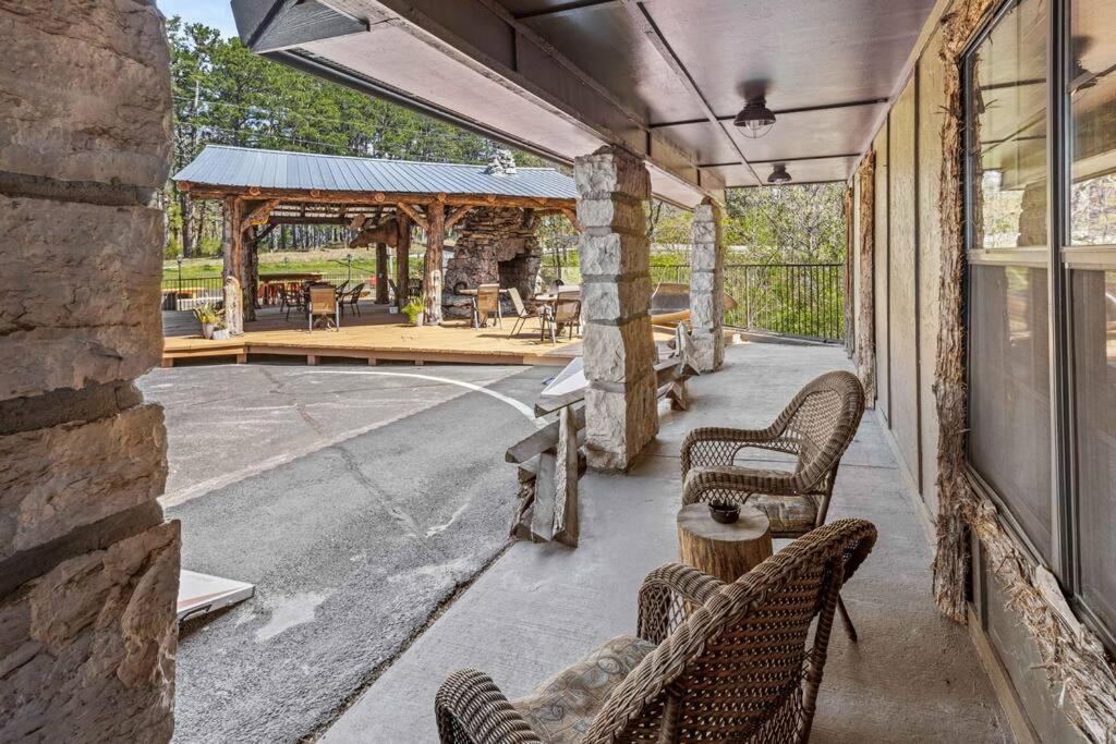 Stonegate Lodge Bear'S Den Kitchen, Pool, Firepit, Wifi ,Smart Tvs Юрика Спрингс Экстерьер фото