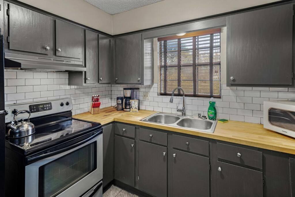 Stonegate Lodge Bear'S Den Kitchen, Pool, Firepit, Wifi ,Smart Tvs Юрика Спрингс Экстерьер фото